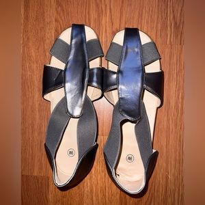 Women's fisherman sandals in pewter, NWOT size 9